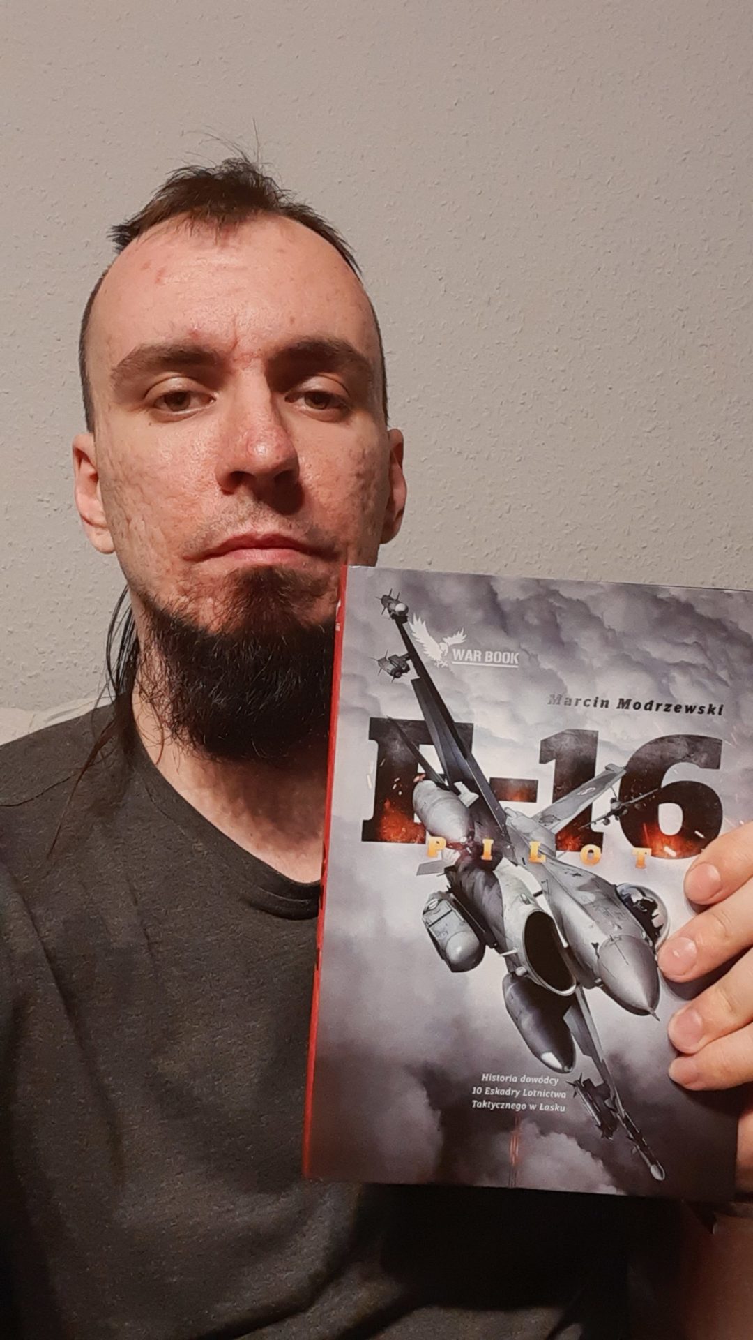 Marcin Modrzewski – „Pilot F-16” – RECENZJA